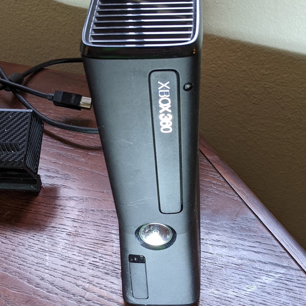 Xbox360 - Picture 3 of 3